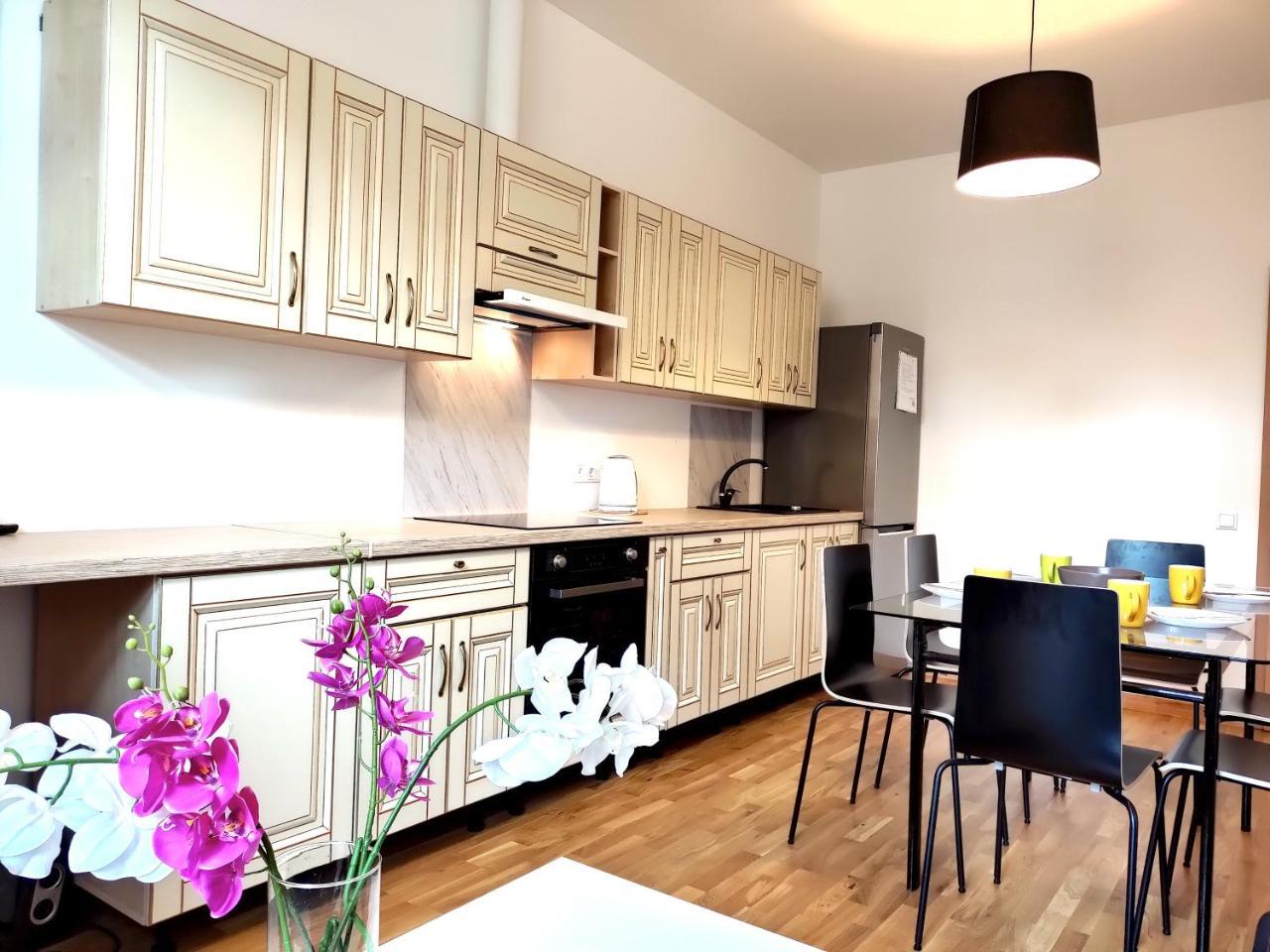 Brivibas Center Apartments Riga Luaran gambar