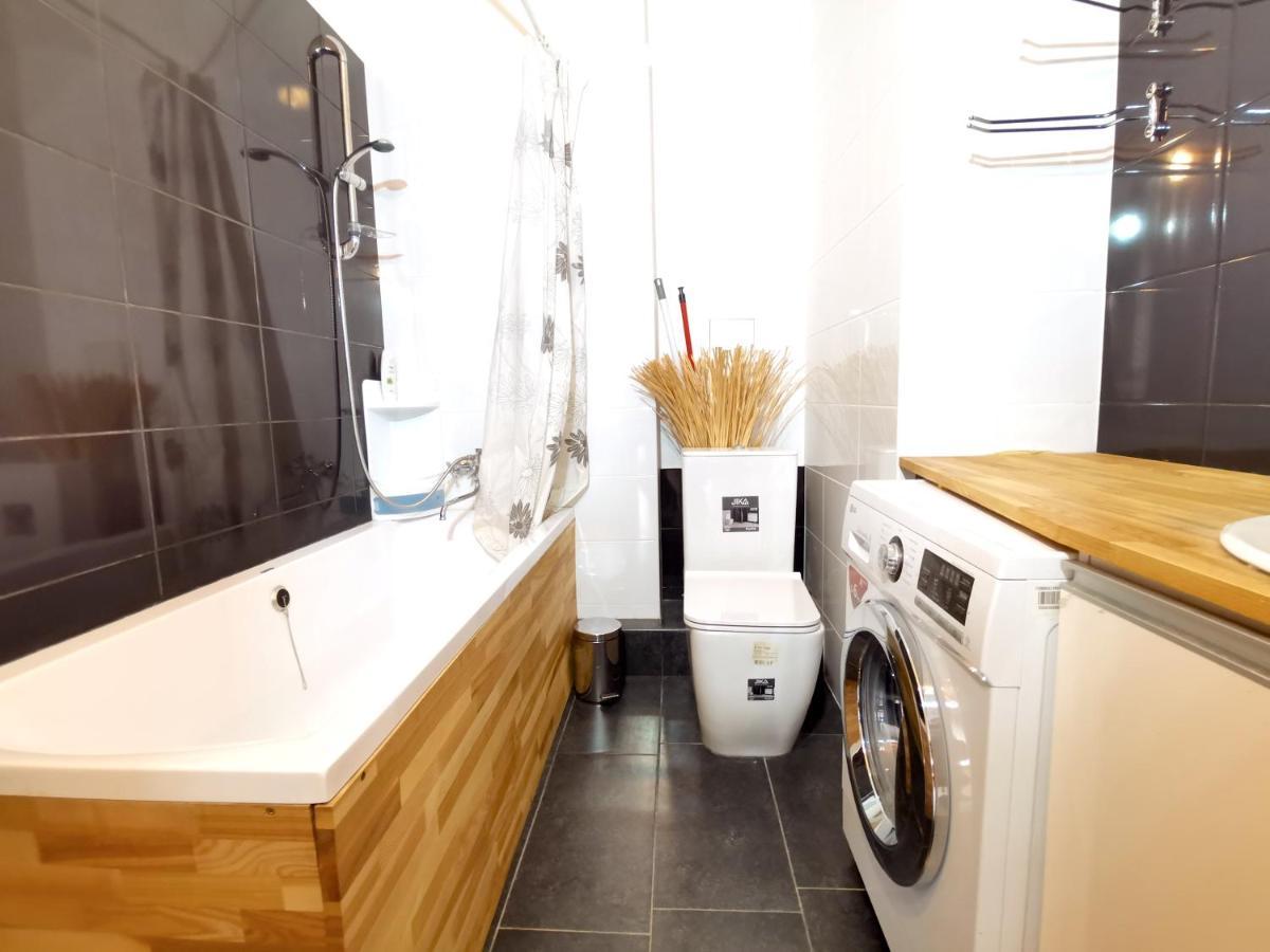 Brivibas Center Apartments Riga Luaran gambar